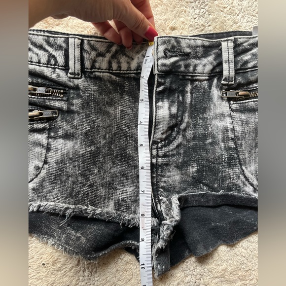 Topshop moto low-rise shorts - Picture 2 of 5